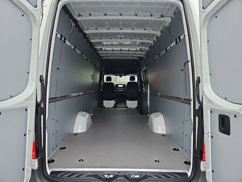 New 2026 Mercedes-Benz Sprinter 2500 image 14