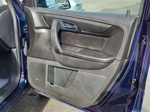 Used 2017 Chevrolet Traverse LT image 18