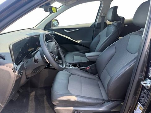 Used 2024 Kia Niro EX FWD image 10