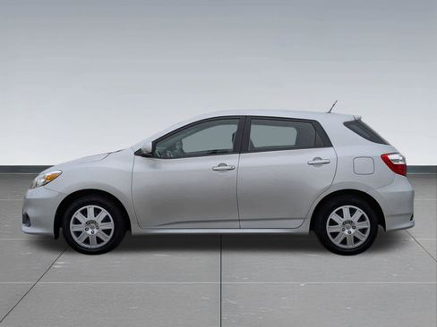 Used 2013 Toyota Matrix L w/ L Sport Pkg image 2