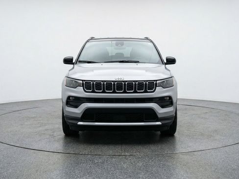 Used 2025 Jeep Compass Limited image 2