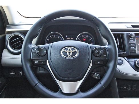 Used 2018 Toyota RAV4 Limited image 13