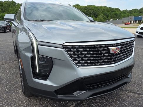 Used 2025 Cadillac XT4 Premium Luxury AWD/4WD image 11