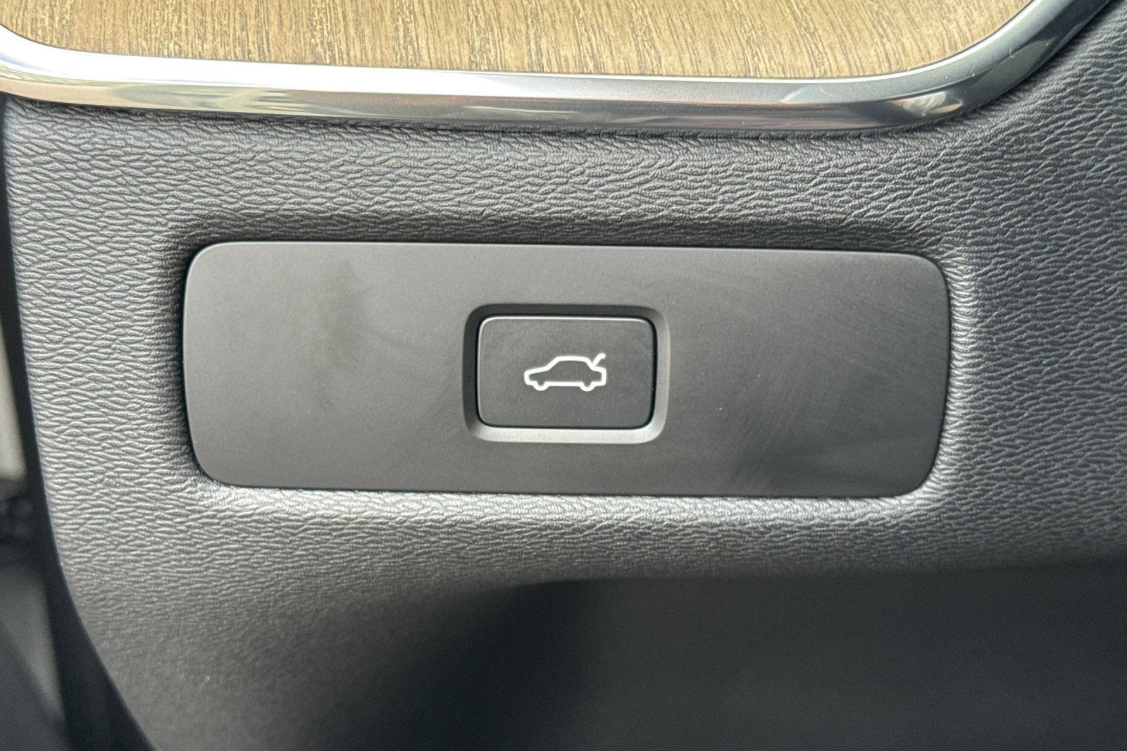 Used 2026 Volvo XC60 B5 Core AWD/4WD image 30