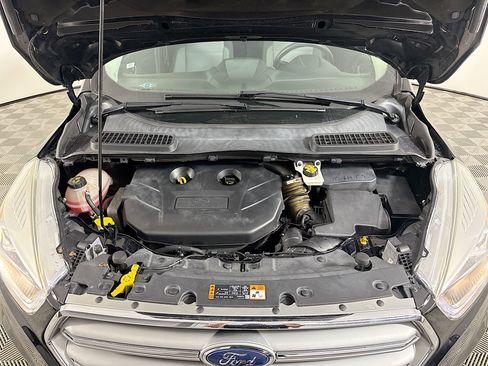 Used 2017 Ford Escape SE w/ Equipment Group 201A FWD image 38