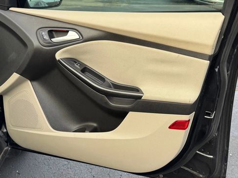 Used 2016 Ford Focus Electric Hatchback w/ Exterior Protection Package image 12