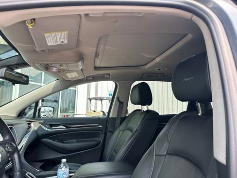 Used 2021 Buick Enclave Avenir w/ Avenir Technology Package AWD/4WD image 30