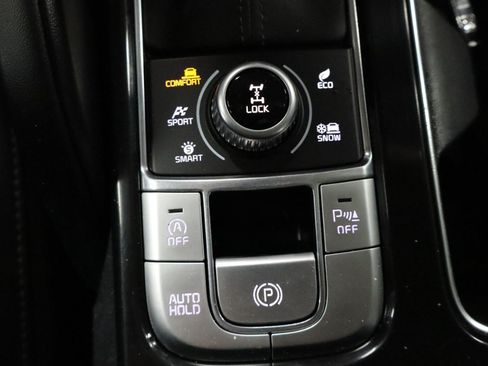 Used 2020 Kia Telluride S w/ S 8 Passenger Seating Package AWD/4WD image 23