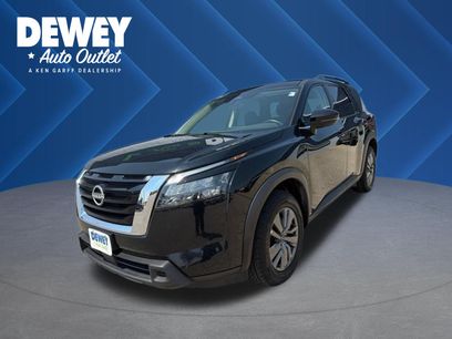 Used 2024 Nissan Pathfinder SV