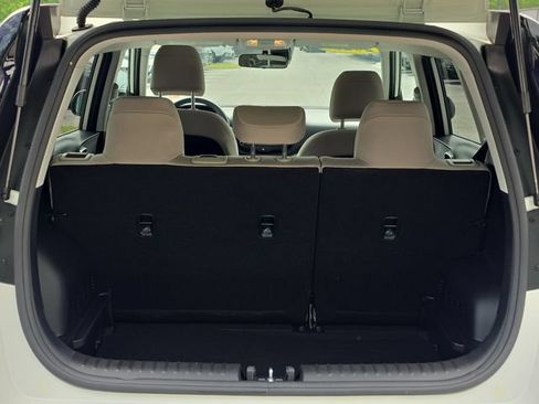 Certified 2025 Kia Soul LX w/ LX Technology Package FWD image 6