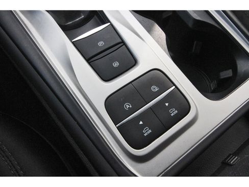 Used 2023 Ford Explorer XLT RWD image 29
