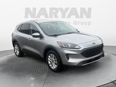 Used 2021 Ford Escape SE image 1