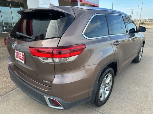 Used 2019 Toyota Highlander Limited image 7