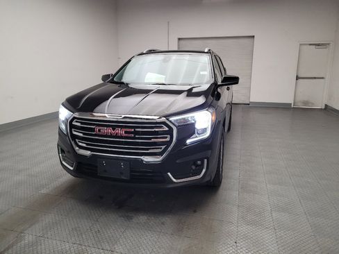 Used 2024 GMC Terrain SLT image 15