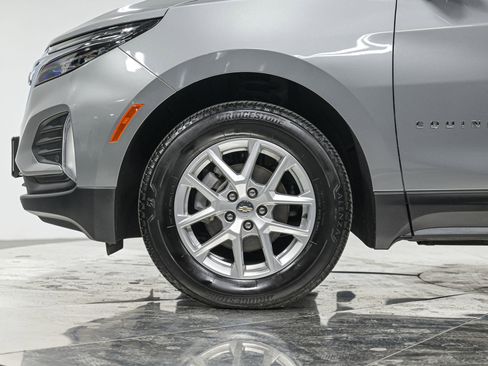 Used 2023 Chevrolet Equinox LT image 3