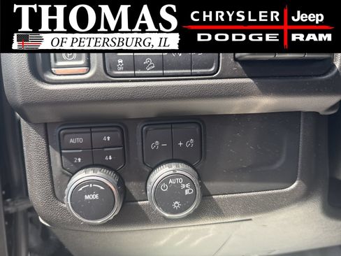 Used 2021 Chevrolet Tahoe Premier AWD/4WD image 12