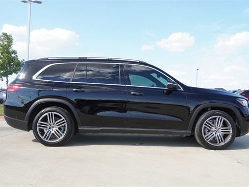 Used 2025 Mercedes-Benz GLS 450 4MATIC image 10