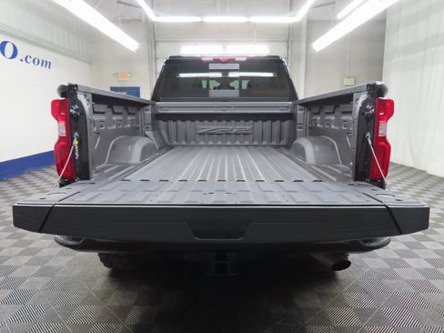 Used 2024 Chevrolet Silverado 2500 ZR2 w/ Technology Package image 45