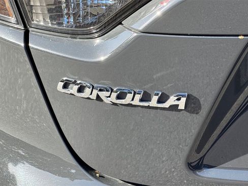 Certified 2025 Toyota Corolla XLE image 26