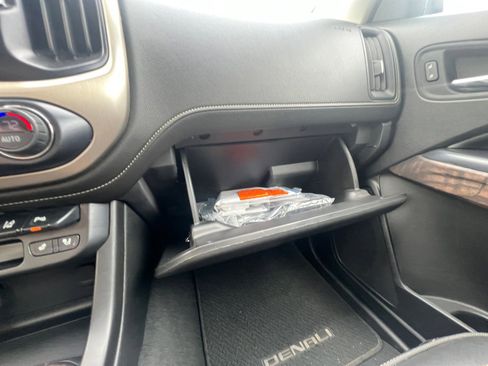 Used 2021 GMC Canyon Denali image 21