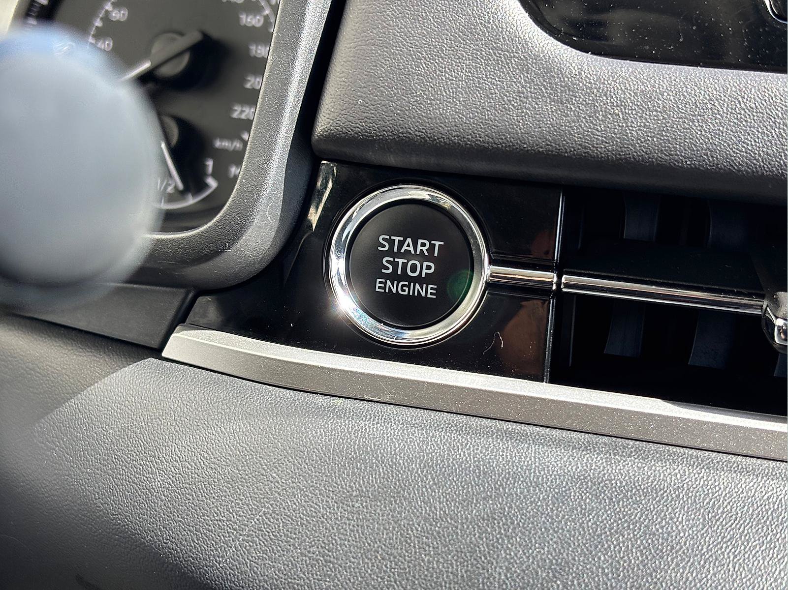 Used 2025 Mitsubishi Outlander SE AWD/4WD image 19