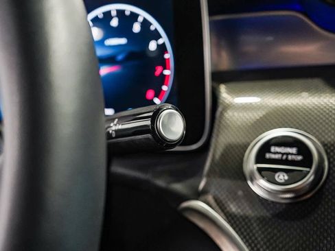 Used 2025 Mercedes-Benz GLC 300 image 24