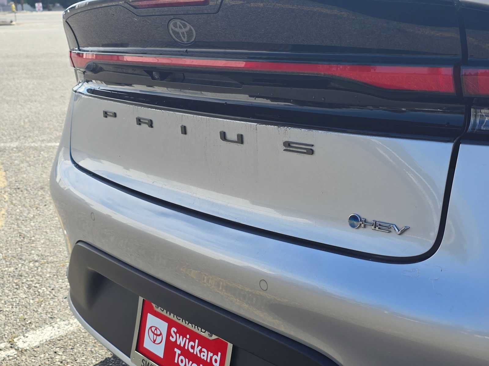 Certified 2025 Toyota Prius LE FWD image 13