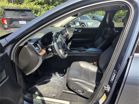 Used 2021 Volvo XC60 T5 Momentum w/ Advanced Package AWD/4WD image 15