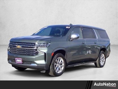 Used 2023 Chevrolet Suburban Premier image 1