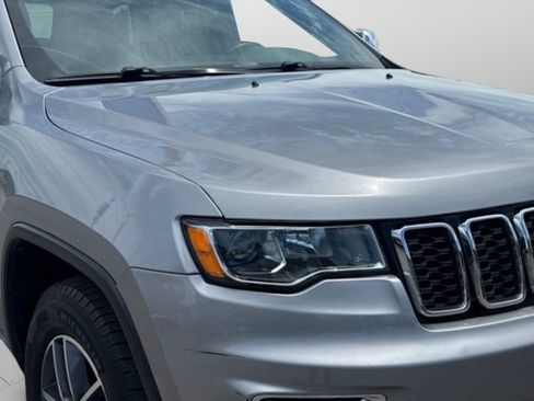 Used 2020 Jeep Grand Cherokee Limited AWD/4WD image 9