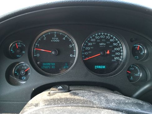 Used 2014 Chevrolet Tahoe LTZ AWD/4WD image 2