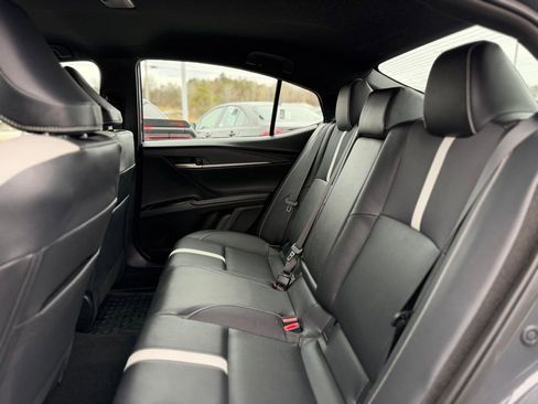 Used 2025 Toyota Camry SE image 6