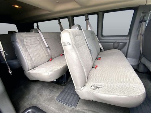 Used 2018 Chevrolet Express 3500 LT w/ LT Preferred Equipment Group RWD image 19