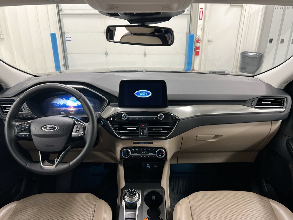 Used 2022 Ford Escape Titanium AWD/4WD image 10