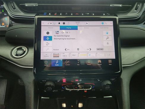 Used 2023 Jeep Grand Cherokee 4WD 4xe image 19