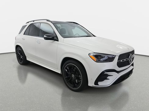 Used 2025 Mercedes-Benz GLE 450 4MATIC image 3