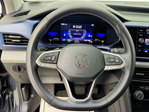 Used 2023 Volkswagen Taos SE image 14