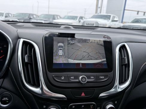Used 2018 Chevrolet Equinox Premier image 16