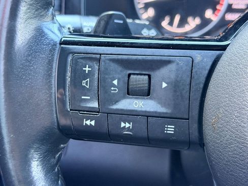 Used 2022 Nissan Pathfinder SL w/ SL Black Package AWD/4WD image 38