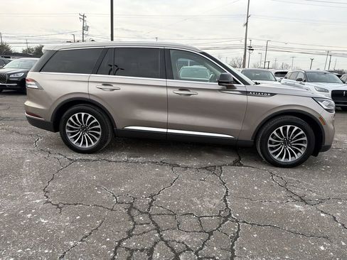 Used 2020 Lincoln Aviator Reserve w/ Equipment Group 201A image 6