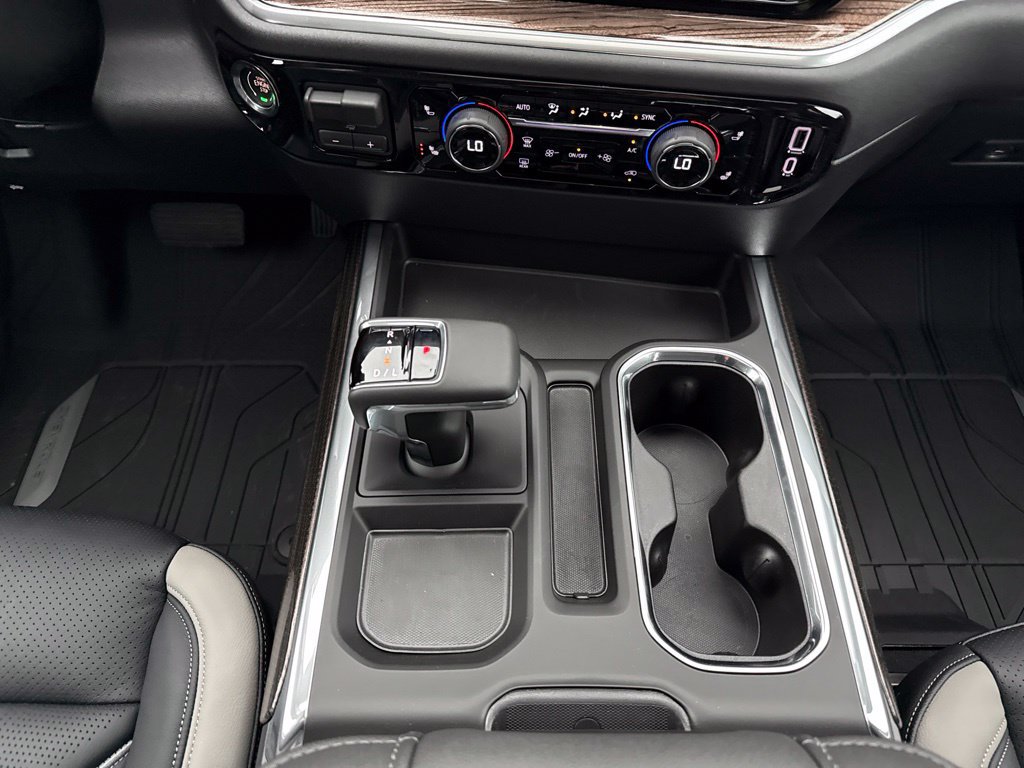 New 2026 Chevrolet Silverado 1500 RST w/ Dark Appearance Package AWD/4WD image 16