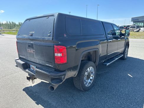 Used 2017 GMC Sierra 2500 Denali w/ Duramax Plus Package AWD/4WD image 5