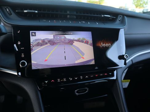 New 2026 Jeep Grand Cherokee Altitude AWD/4WD image 7