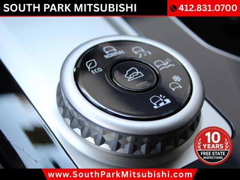 New 2025 Mitsubishi Outlander SE image 25