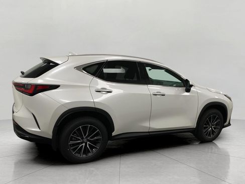 Used 2024 Lexus NX 250 FWD image 2