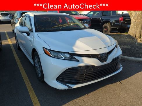 Used 2020 Toyota Camry LE w/ Sunroof Package image 3