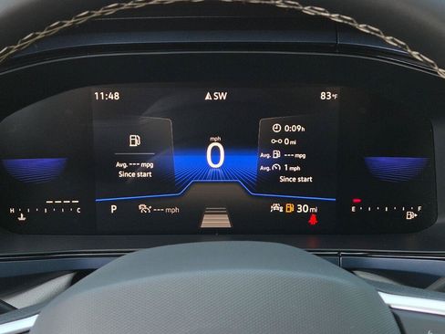Used 2023 Volkswagen Taos SE w/ Panoramic Sunroof Package FWD image 31
