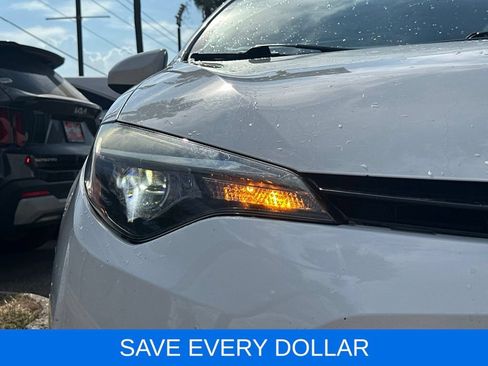 Used 2017 Toyota Corolla LE FWD image 3