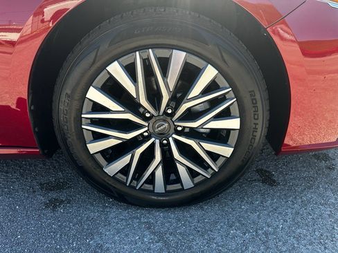 Used 2024 Nissan Altima 2.5 SV FWD image 30