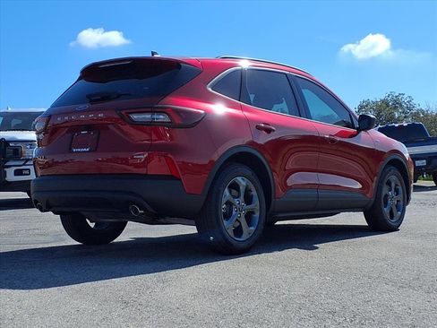 Used 2025 Ford Escape ST-Line w/ Equipment Group 301A image 4